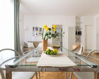 Housmart Nazario Sauro 15 - Bologna - Dining room