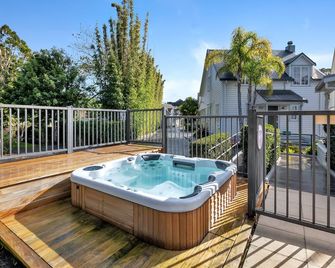 Russell Cottages - Russell Holiday Home - Russell