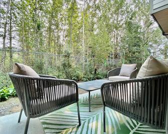 Enchanted Mountain Getaway - Canmore - Patio
