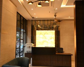 Hotel Anupam Residency - Mumbai - Hành lang