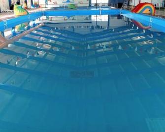 Camber Sands Holiday Park - Camber - Piscina
