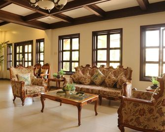 Casa Palmeras Hotel - San Pablo City - Lobby