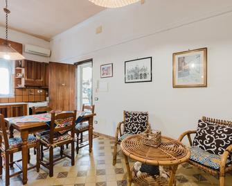 Villetta Vittorio Stella - Valderice - Comedor