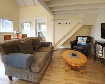 Pudding Creek Cottage - Fort Bragg - Wohnzimmer