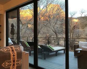 Observation Point- 2 Miles From Zion Park- One Of A Kind Rental Experience - 斯普林代爾 - 陽台
