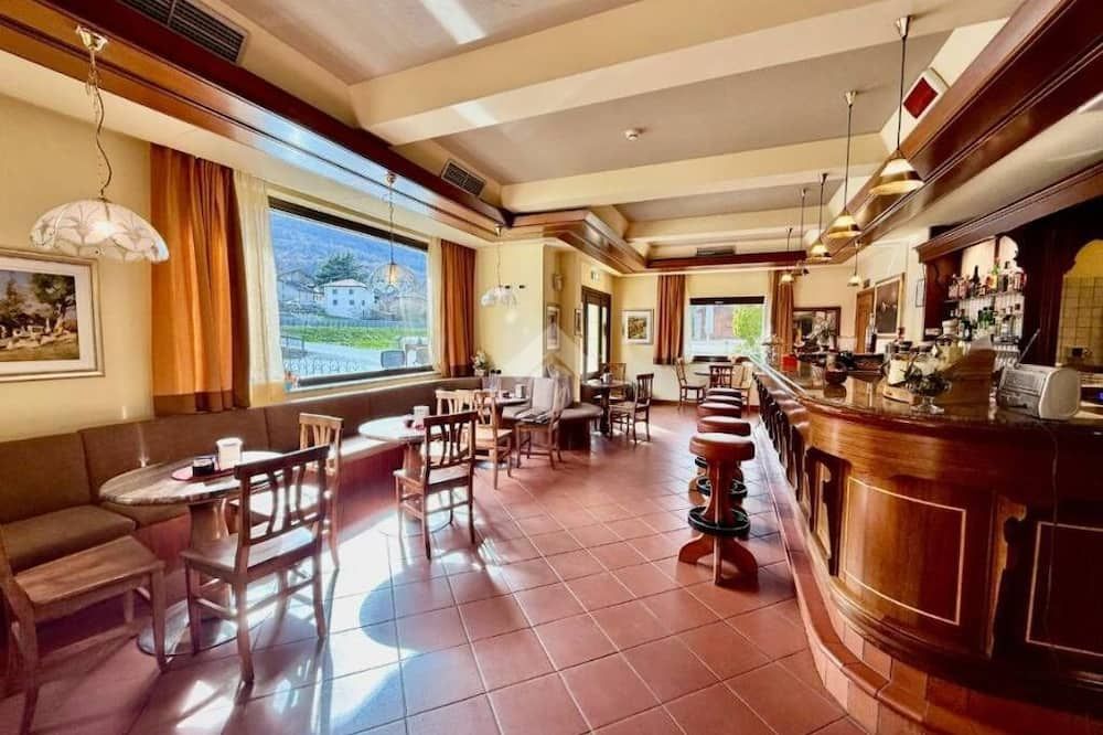 Hotel Comtes De Challant - קמפולוק