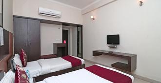 OYO 4754 Hotel Center Point - Rudrapur - Bedroom
