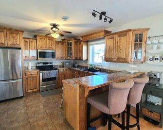Peaceful Water View House! - Charlottetown - Cocina