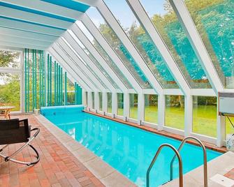 6 person holiday home in Farsø - Hvalpsund - Piscina