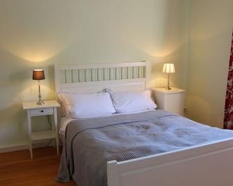 Lovingly furnished holiday home in the small wine-growing village - Landau in der Pfalz - Schlafzimmer