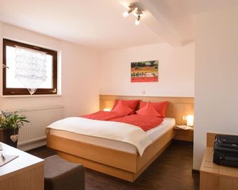 Double room 'Rittersberg' - Weingut Gästehaus Hechtmann - Ilbesheim bei Landau in der Pfalz - Bedroom