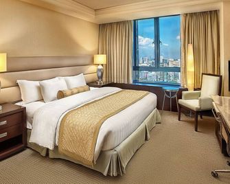 كيست بلس فيلينفيست سيتي مانيلا - مونتينلوبا - غرفة نوم