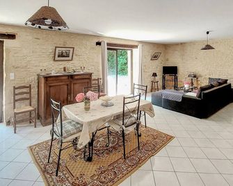 Lovely Home In Paulin With Kitchen - Paunat - Dining room