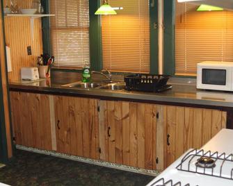 The Evergreen Motel - Oswego - Cocina