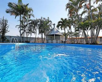Q Express Motel - Townsville - Pool