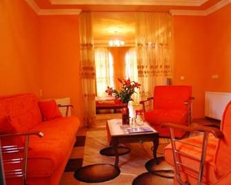 Marani Hotel - Batum - Oturma odası