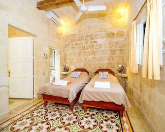 Gawhra Holiday Home - Xagħra - Schlafzimmer