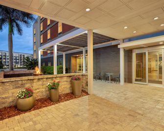 Home2 Suites by Hilton Brandon Tampa - Tampa - Building