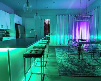 Pooltable-15 Mins To Uptown & Dt-King Bed! - Charlotte