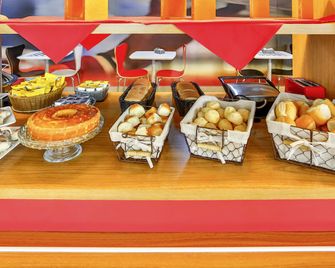 إيبيس جيوانيا - غويانيا - غرفة طعام