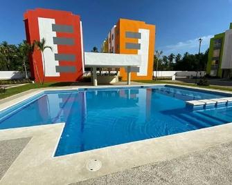 Departamento nuevo con alberca a 10 min de la playa - Acapulco - Piscine