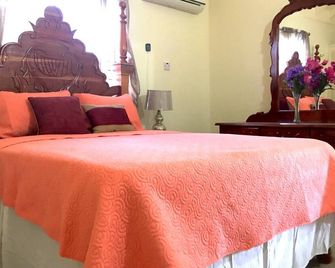 Drax Hall Country Club's Sweet Escape - Ocho Rios - Bedroom