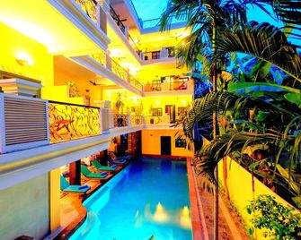 Golden Banana Residence - Siĕm Réab - Uima-allas