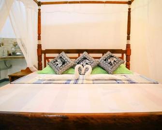 Lucky Guest - Mirissa - Bedroom