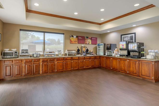 Comfort Suites 83 1 1 4 Johnson City Hotel Deals Reviews