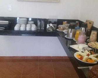 Hotel Kaeru - Avare - Buffet