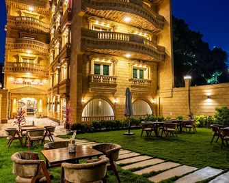 Pyramids sunrise inn - El Cairo - Patio