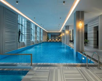 Altunizade Suites Istanbul, Curio Collection by Hilton - Istanbul - Pool