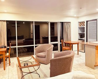 De Vos On The Park - Suva - Sala de estar