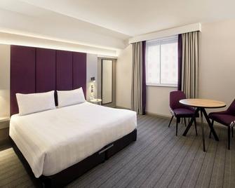 Premier Inn London Stansted Airport - Stansted - Phòng ngủ