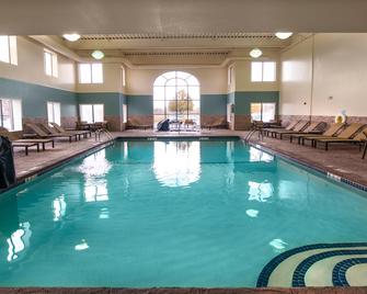 Holiday Inn Express & Suites Buffalo-Airport - Cheektowaga - Pool