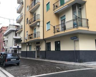 Good Night Moon B&B - Crotone - Gebouw