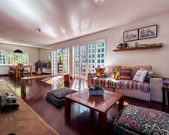 Otima casa com lazer completo em Sao Conrado RJ - Río de Janeiro - Sala de estar