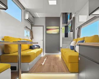 Boat Haus - Casas Flotantes frente a Gibraltar - La Línea de la Concepción - Living room