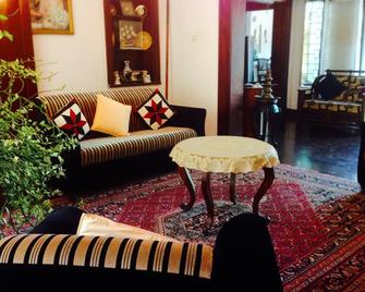 Yalegoda Walauwa Homestay - Yalegoda - Sala de estar