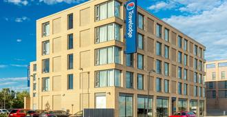 Travelodge London Excel Hotel - London - Building