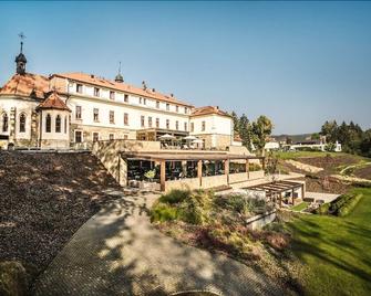 Wellness & Spa Hotel Augustiniansky Dum - Luhačovice - Gebäude