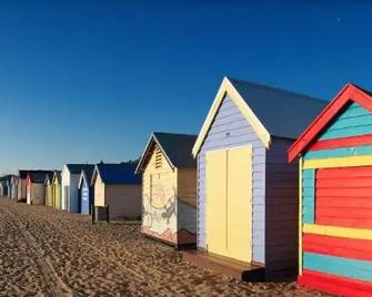 The Lounge - Newhaven - Beach