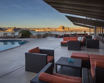Lake Powell Resort - Page - Piscina