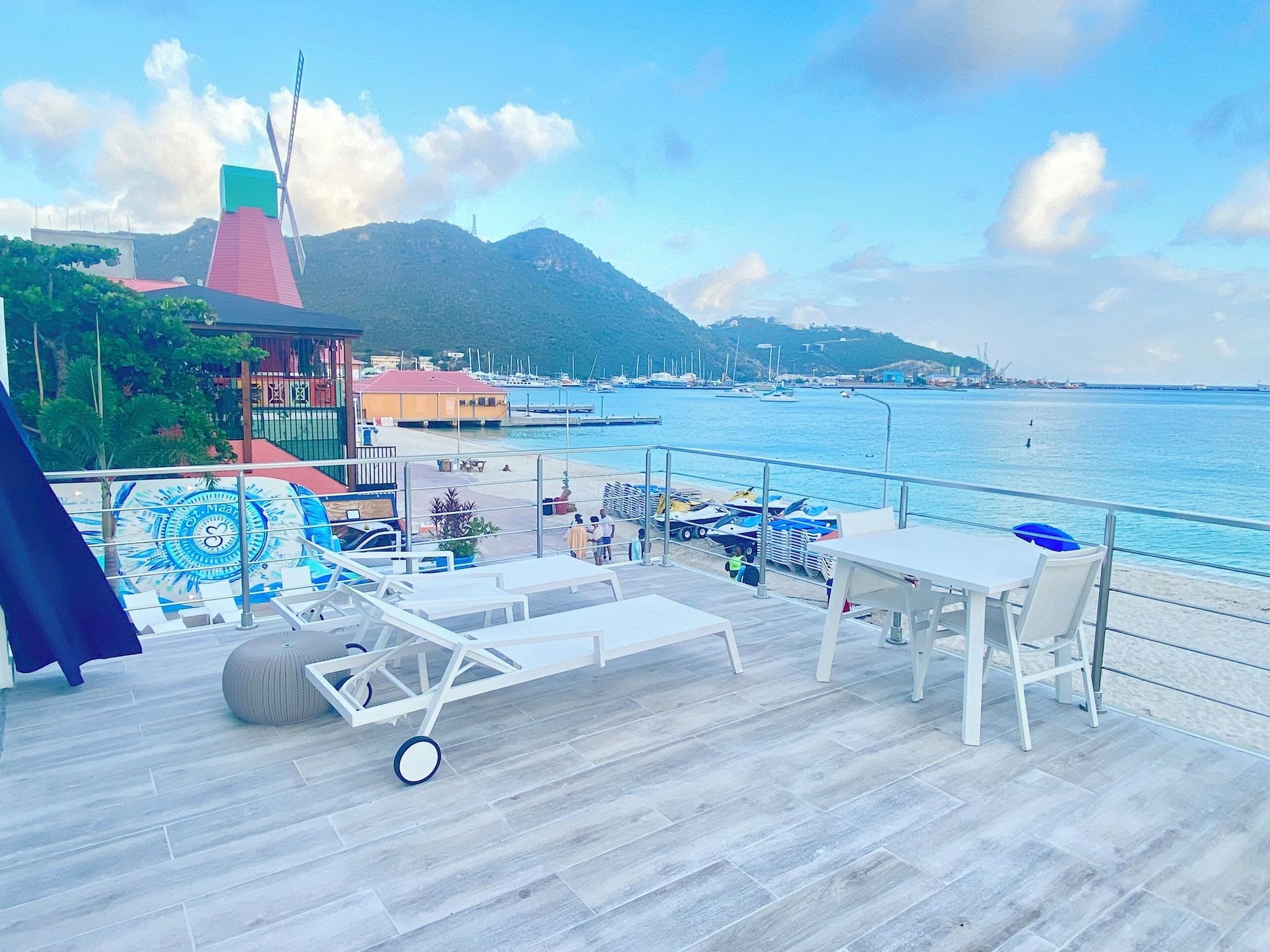 Seaview Beach Hotel - Philipsburg