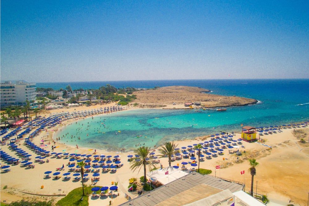 أنونيموس بيتش هوتل - للبالغين فقط