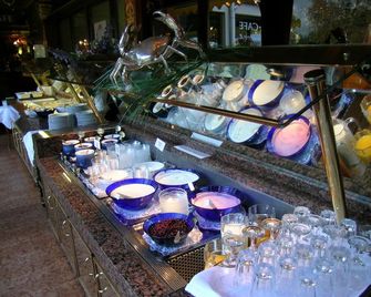 Hotel Schloss Fernsteinsee - Nassereith - Buffet