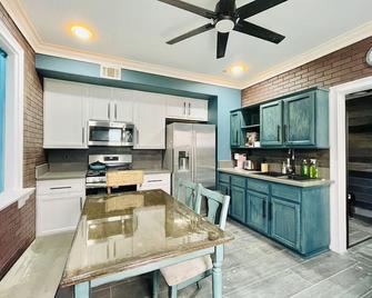 Unique place with style - Oxnard - Kitchen