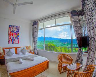 Romance Hills Hotel - Kandy - Bedroom