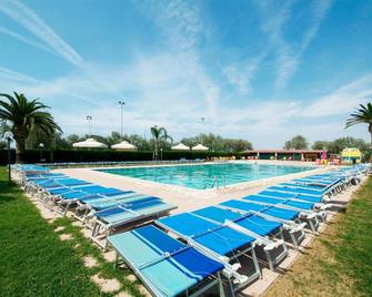 Camping Village Tuscia Tirrenica - Tarquinia - Pool