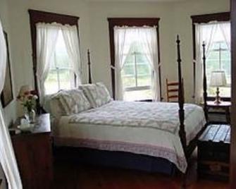 Belle Meade Bed and Breakfast - Sperryville - Bedroom